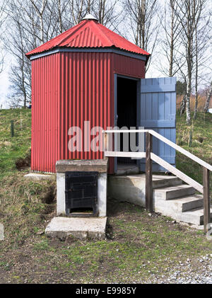 dh Highland Folk Museum NEWTONMORE INVERNESSSHIRE Highlands tradizionale forno per affumicatura smokehouses fumo casa capanna uk Foto Stock