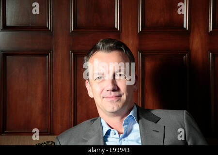 Beverly Hills, in California, Stati Uniti d'America. Il 7 ottobre, 2014. Sean Bailey, presidente della Walt Disney Studios Motion Picture Production, comporta per un ritratto al Grill 2014. TheWraps quinto annuale Entertainment, Media e tecnologia conferenza tenutasi presso la Montage Hotel di Beverly Hills © Jonathan Alcorn/ZUMA filo/Alamy Live News Foto Stock
