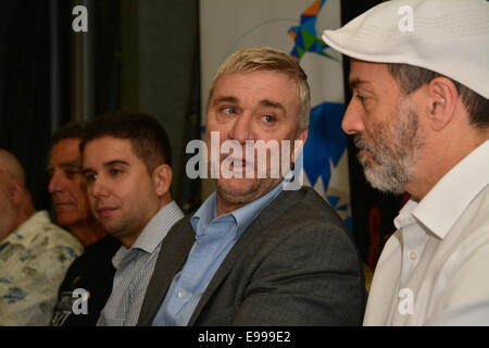 Gibilterra. 22 ottobre, 2014. Gibilterra Ministro della Cultura fo Steven Linares in congiunzione con il Jazz di Gibilterra la società ha lanciato la star-studded line up per la 3a Gibilterra International Jazz Festival oggi in una conferenza stampa presso l'O'Callaghan Hotel in Gibilterra. Il festival, che è iniziato con due giorni di workshop sulla 21st, vedrà locale e internazionale di artisti jazz eseguire a Gibilterra dal 23 Ottobre al 25 Ottobre. Credito: Stephen Ignacio/Alamy Live News Foto Stock