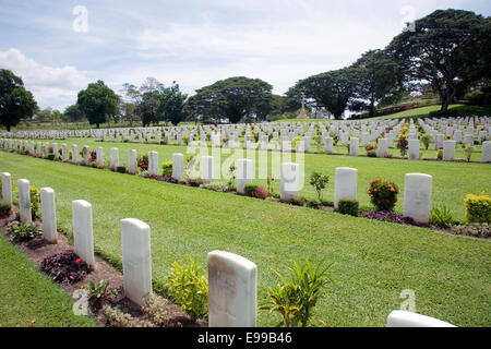 Bomana Cimitero di guerra dove 4.000 Australiano, britannici e PNG II guerra mondiale i soldati sono sepolti vicino a Port Morsbey Foto Stock