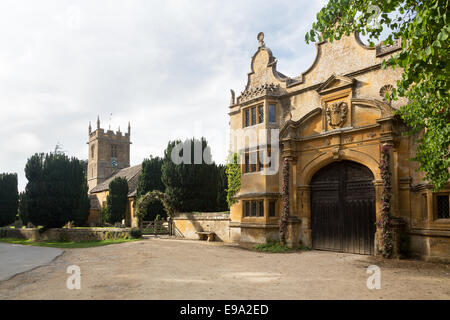 Stanway House e Chiesa di St Peters Stanton Foto Stock