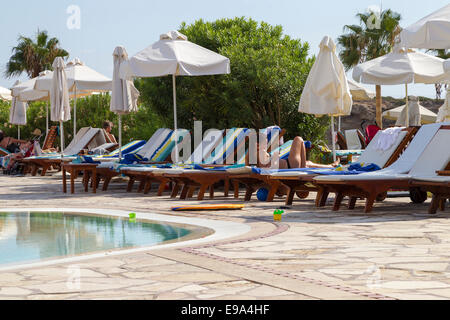 Coral Beach Hotel e Spar Cipro. Foto Stock