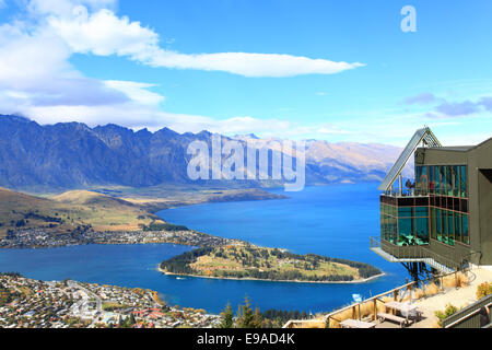 Il centro di Queenstown con la notevole gamma Foto Stock