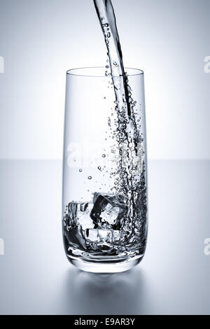 bicchiere d'acqua Foto Stock