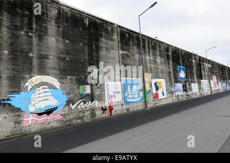 I graffiti sulla parete del porto Foto Stock