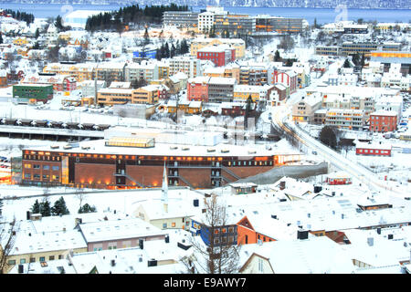 Inverno Narvik città al crepuscolo in Norvegia Foto Stock