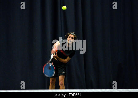 Manchester Centro Tennis di Manchester, UK 23 Ottobre 2014 Numero 3 seme Jules Marie (Francia) in azione durante il suo primo quarto di finale di conquistare Joshua Milton (Gran Bretagna). Marie si riunirà in Gran Bretagna da Tom Farquharson domani in semi-finale. Battito Farqharson Robin Lang (Germania), 6-4, 6-0. Aegon GB Pro-Tennis Manchester, UK Credit: Giovanni friggitrice/Alamy Live News Foto Stock