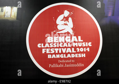 Dacca in Bangladesh. 23 ott 2014. Il Bengala e Festival di Musica Classica Bangladesh 2014, il più grande del mondo un festival di musica classica si terrà dal 27 novembre al 1 dicembre 2014.L'elenco degli artisti interpreti o esecutori includono nomi quali Ustad Amjad Ali Khan, Vidushi Kishori Amonkar, Pandit Shivkumar Sharma, Pandit Hariprasad Chaurasia, Pandit Ajoy Chakrabarty, Ustad Shahid Parvez Khan, Kaushiki Chakrabarty tra molti più.A premere confirance o incontrare i giornalisti tenutosi presso l'hotel Pan Pacific Shonargaon oggi. Credito: Zakir Hossain Chowdhury/ZUMA filo/Alamy Live News Foto Stock