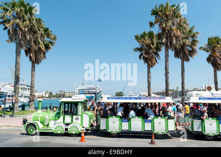 Treno su strada nella città di Kos, isola di Kos, Grecia Foto Stock