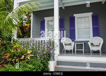 Key West Florida, Keys Fleming & Elizabeth Street, casa case case case case case residenza, casa, residenza privata, portico, sedie, tropicale paesaggio veg Foto Stock
