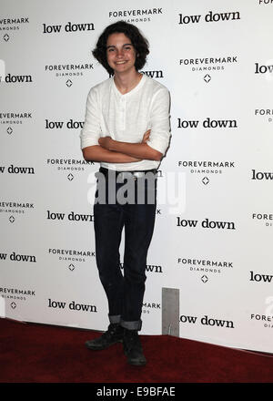 Los Angeles, California, USA. 23 ott 2014. Max Burkholder frequentando il Los Angeles Premiere di ''Basso" tenutosi presso il Teatro Arclight in Hollywood, la California il 23 ottobre 2014. 2014 Credit: D. lunga/Globe foto/ZUMA filo/Alamy Live News Foto Stock