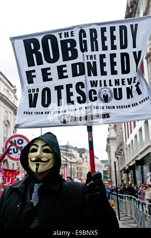 90.000 persone iscriviti TUC Anti-Austerity generale & la Gran Bretagna ha bisogno di un aumento di stipendio di marzo e nel rally di Londra 18 Ott 2014 Foto Stock