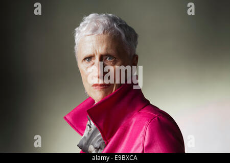 Sara Paretsky, autore americano di detective fiction, all'Edinburgh International Book Festival 2014. Edimburgo, Scozia. Foto Stock