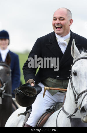 Leicestershire, Regno Unito. 24 ottobre, 2014. I sostenitori hanno apprezzato il loro giorno - l'inizio della caccia alla volpe stagione - Quorn Hunt apertura incontro presso il canile. Credito: Nico Morgan/Alamy Live News Foto Stock