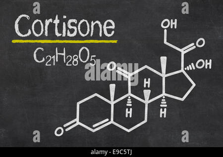 Lavagna con la formula chimica di cortisone Foto Stock