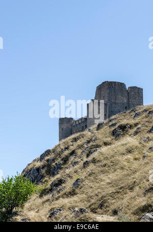 La fantastica 'Rocca Calascio castello' uno dei castelli più alto in Italia Situato nel Parco Nazionale del Gran Sasso. Foto Stock