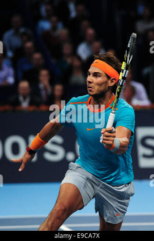Basel, Svizzera. 24 ottobre, 2014. Rafael Nadal durante il trimestre finale del Swiss interni a St. Jakobshalle. Foto: Miroslav Dakov/ Alamy Live News Foto Stock