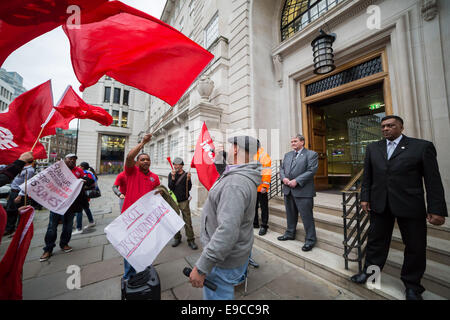 Londra, Regno Unito. 24 ott 2014. Protesta: giustizia per la Bloomberg pulitori 2014 Credit: Guy Corbishley/Alamy Live News Foto Stock