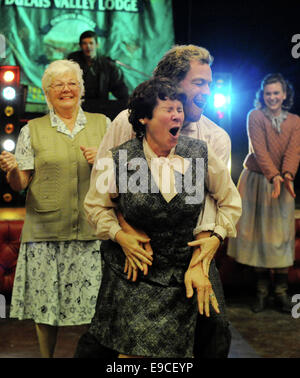 Orgoglio (2014) IMELDA STAUNTON MATTHEW WARCHUS (DIR) Foto Stock