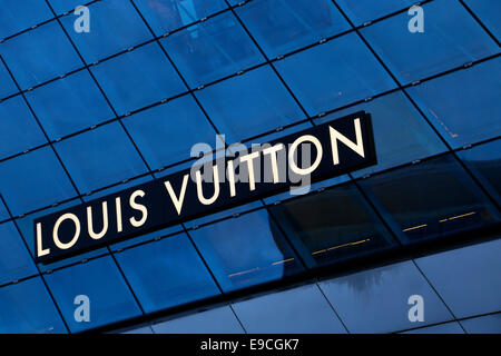 Louis Vuitton shop presso la marina di Singapore Foto Stock