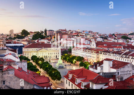 Lisbona, Portogallo skyline vista su Piazza Rossio. Foto Stock