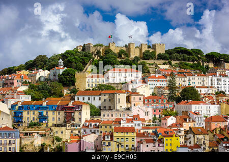 Lisbona, Portogallo skyline al castello Sao Jorge. Foto Stock