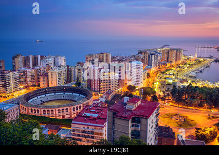 Malaga, Spagna cityscape presso l'arena. Foto Stock