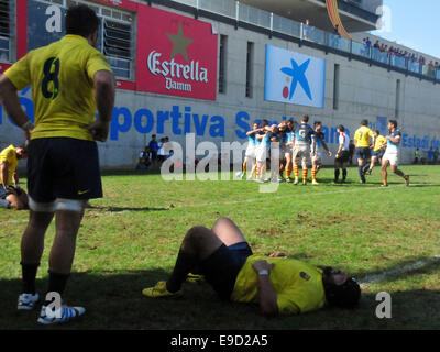 Sant Boi de Llobregat, Spagna. 25 ott 2014. FC Barcelona giocatori sconfitti dopo l'ultima prova del match Credito: Monica Condeminas/Alamy Live News Foto Stock