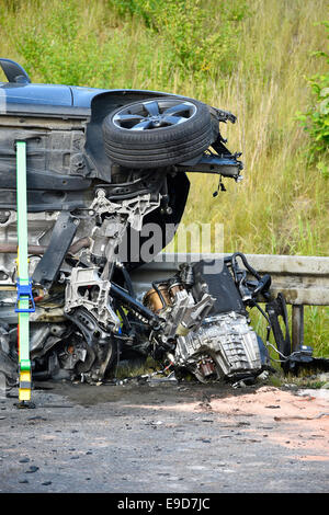 Incidente nel traffico , Audi A3, carrello , collisione frontale, FTO , SS ST 2580 In Oberneuching , Erding , Markt Schwaben , Baviera , Foto Stock