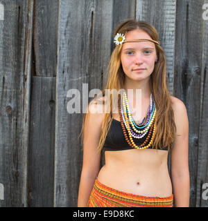 Ritratto di teen girl in stile hippie. Foto Stock