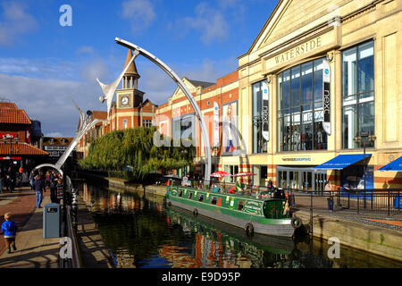 Lincoln City Centre ,Empowerment Scultura e fiume Witham . Foto Stock