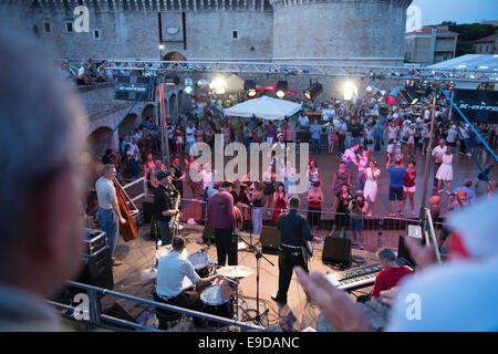 Foro Amnonario, Rocca Roveresca, Rock & Roll, Estate Jamboree 2014, Senigallia, Italia Foto Stock