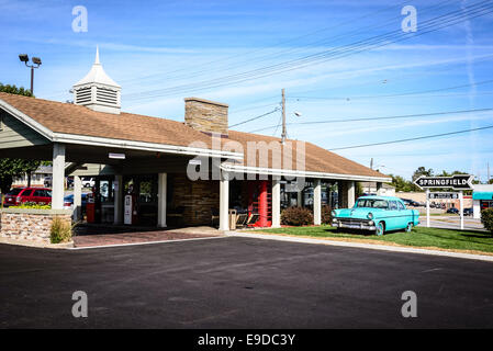 1955 Ford Custonline fuori rotta Motel 66 Rail Haven, 203 South Glenstone Avenue, Springfield, Missouri Foto Stock