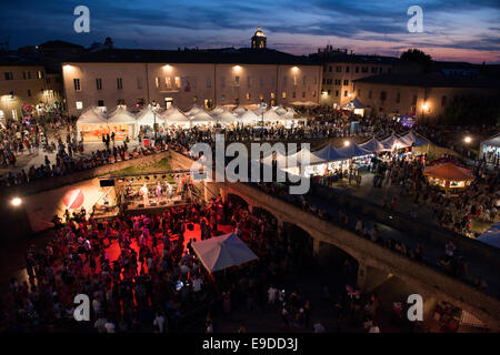 Foro Amnonario, Rocca Roveresca, Rock & Roll, Estate Jamboree 2014, Senigallia, Italia Foto Stock