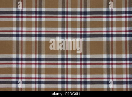 Tessuto di Tartan pattern. Marrone con il rosso, bianco e blu Foto Stock