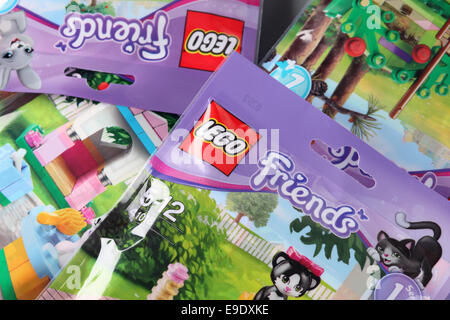 Tambov, Federazione Russa - Settembre 11, 2013: sfondo di Lego Friends' pack. Foto Stock