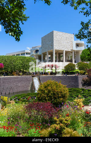 Il Getty Center complesso museale sulla sommità di una collina che domina la città di Los Angeles, Brentwood, Los Angeles, California, Stati Uniti d'America Foto Stock
