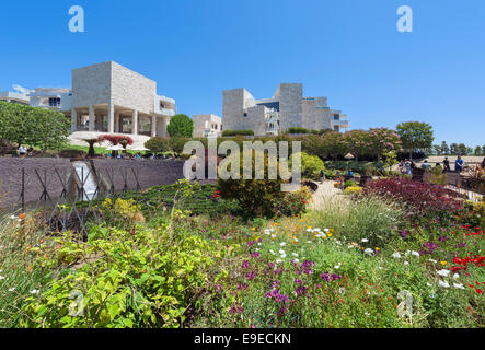 Il Getty Center complesso museale sulla sommità di una collina che domina la città di Los Angeles, Brentwood, Los Angeles, California, Stati Uniti d'America Foto Stock
