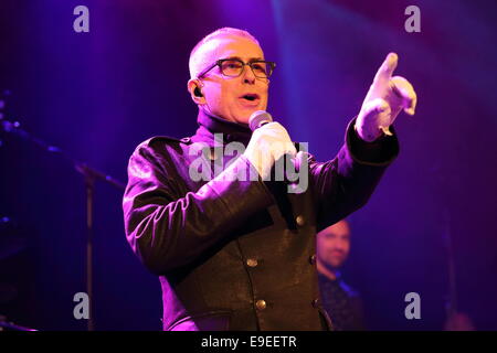 Manchester, Regno Unito. 25 ott 2014. Holly Johnson performing live a Manchester Academy 2 su 25 Ottobre 2014 Credit: Simon Newbury/Alamy Live News Foto Stock