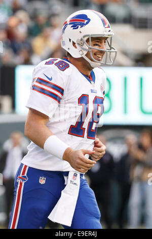 East Rutherford, NJ, Stati Uniti d'America. 26 ottobre, 2014. Buffalo Bills quarterback Kyle Orton (18) reagisce durante il gioco di NFL tra le fatture della Buffalo e il New York getti alla MetLife Stadium di East Rutherford, New Jersey. Le fatture ha vinto 43-23. Credito: Cal Sport Media/Alamy Live News Foto Stock