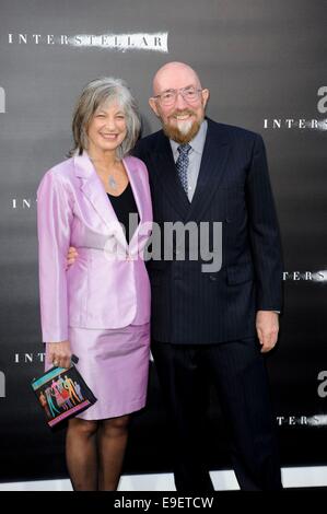 Los Angeles, CA, Stati Uniti d'America. 26 ott 2014. All'arrivo per Premiere interstellare, Cinese TCL 6 teatri (in precedenza Grauman's), Los Angeles, CA 26 ottobre 2014. Credito: Elizabeth Goodenough/Everett raccolta/Alamy Live News Foto Stock