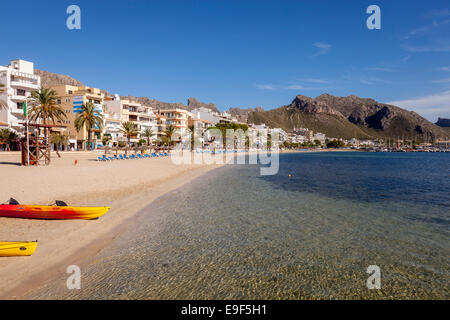 Spiaggia, Puerto de Pollensa, Mallorca - Spagna Foto Stock