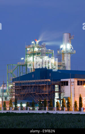 Industria in caldaia olio impianto di raffineria Foto Stock