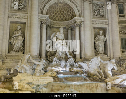 Fontana di Trevi dettagli in Roma Italia Foto Stock