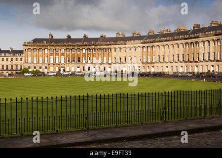 Regno Unito, Inghilterra, Wiltshire, bagno, Royal Crescent, progettato da John Wood il giovane, completato nel 1774 Foto Stock