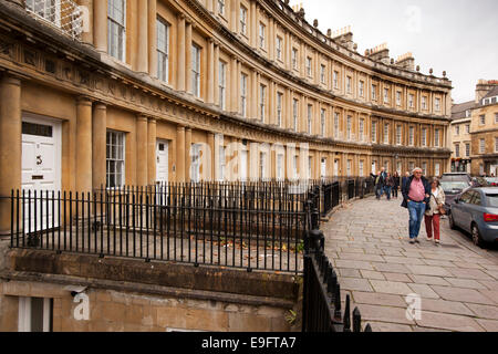 Regno Unito, Inghilterra, Wiltshire, bagno, il Circus, elegante curva terrazza palladiano di case a schiera completato nel 1768 Foto Stock