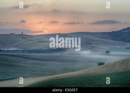 Alba sulle Crete Senesi Foto Stock