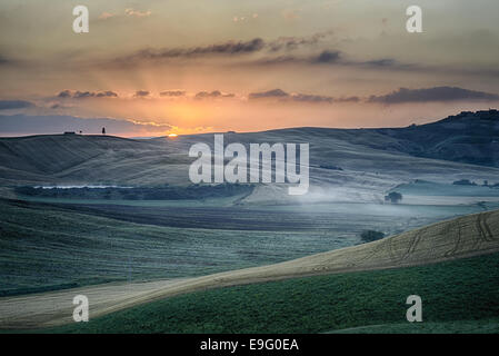 Alba sulle Crete Senesi Foto Stock