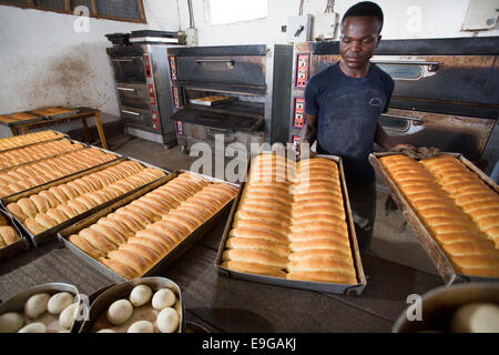 Panetteria commerciale a Dar es Salaam, Tanzania Africa Orientale. Foto Stock