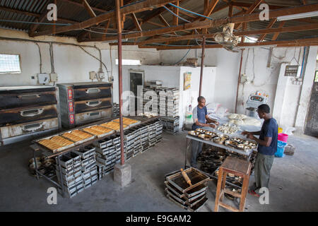 Panetteria commerciale a Dar es Salaam, Tanzania Africa Orientale. Foto Stock